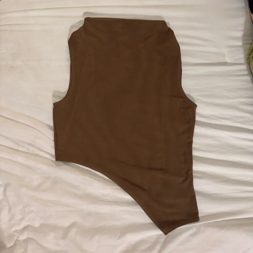 Sheer Mesh Asymmetrical Mock Neck Tank Top Crop Tol | medium | BRAND NEW - Picture 3 of 9